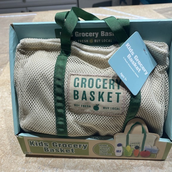 Animal Adventure Other - Kids Grocery Basket, 5 Plush Characters Included‎ 3 + 695